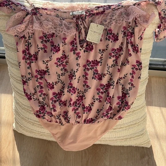 NWT FREE PEOPLE TAKE IT AWAY BODYSUIT Pink Ruffled LACE Tie Front 🥳HP - Picture 5 of 11